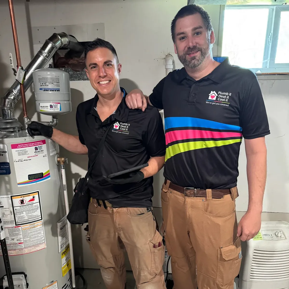 Licensed Plumb it Heat it Cool it plumber completing plumbing repair